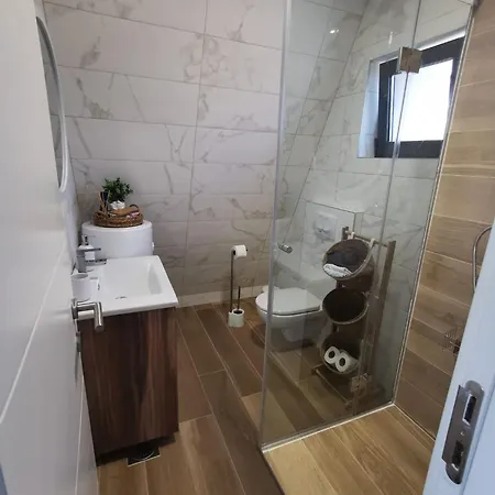 Wine Valley بيت للعطل Lipovac (Topola)